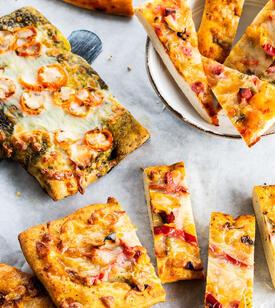 FOCACCIA KERSTOMATEN, PESTO EN MOZZARELLA